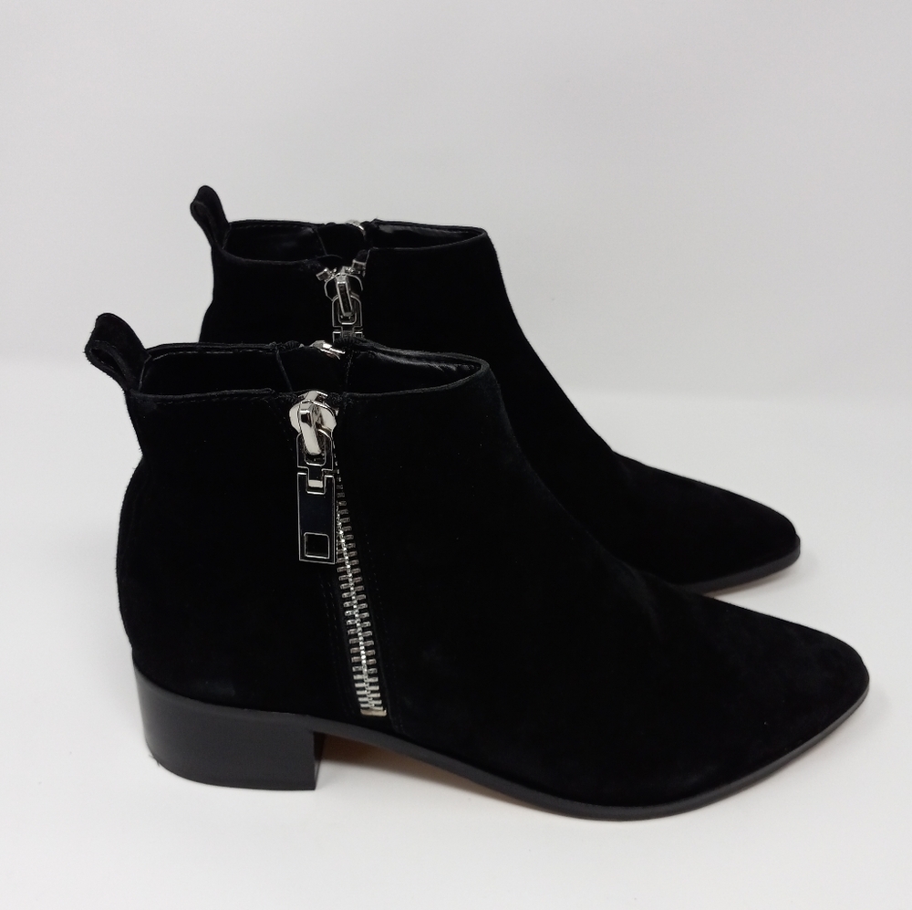$159 Dolce Vita Black Suede Booties In Size 10